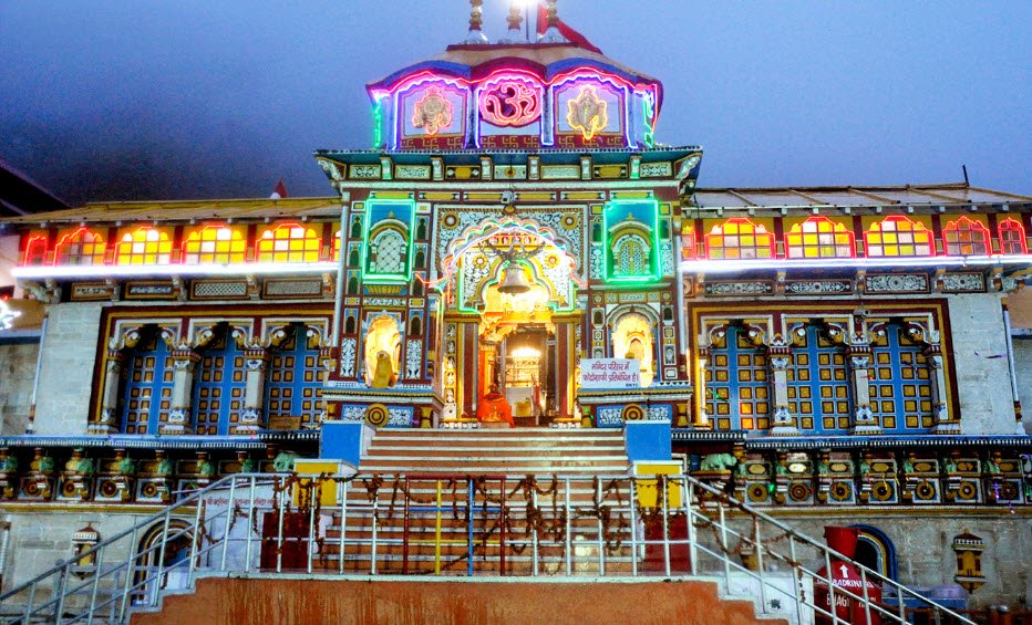 Shree Badrinath Temple, Chamoli, Uttarakhand - Vushii.com Shree Badrinath Temple, Chamoli, Uttarakhand - Vushii.com